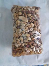 Mixture of dry fruits Peanuts, cashews, chickpeas, pistachio, sunflower seeds, almonds