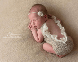 Newborn girl beige knit romper photo prop. Beige and cream newborn baby onesie. Ruffled bodysuit newborn photography