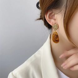 2022 Vintage Coffee resin drop earrings south Korean fashion temperament personality simple earrings for women