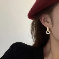 European and American simple temperament retro earrings two fashion women red heart shaped earrings jewelry gifts