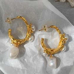 New vintage Baroque pearl earrings female light luxury sense senior exquisite gold metal stud jewelry