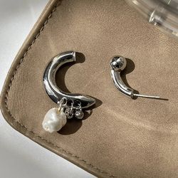 Korean freshwater pearl asymmetrical design 2022 new retro temperament water drop type female pendant earrings