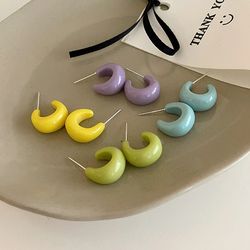 2023 New Arrival Colour Resin Acrylic C Shaped Earrings for Women Female Korean Simple Temperament Fashion Jewelry Gift