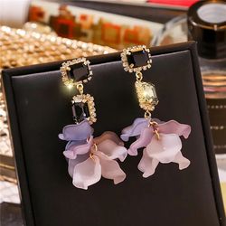 Korean Elegant Irregular Acrylic Flower Petal Long Drop Earring 2021 Trendy Sweet Flowers Earrings for Women Jewelry