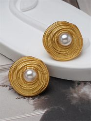 2023 Hot selling vintage metal studs fashion pearl earrings geometric jewelry accessories gift