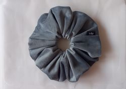 Velvet Tulip Scrunchie in Grey