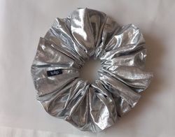 Shiny Scrunchie 5th Element in Metallic Silver