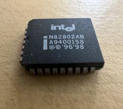 Vintage microchip INTEL N82802AB A9400158 1996-1998.