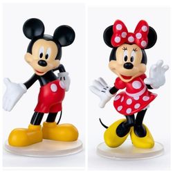 Set of figurines of little mice Minnie and Mickey Mouse characters from Disney comics