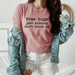 free hugs tee