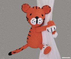Tiger curtain tieback Crochet Pattern
