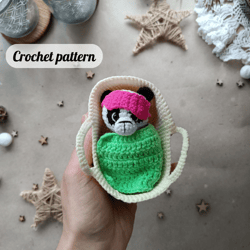 Crochet pattern miniature panda