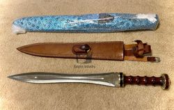 Handmade Damascus Steel Viking Hunting Roman Gladius Sword With Sheath Fixed Blade Gift Survival Knife Medieval Swords