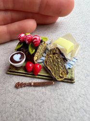 Miniature cake