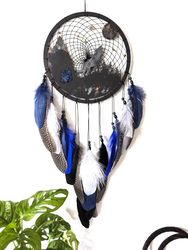 Mystical Wolf & Moon Dreamcatcher - Handcrafted Wall Decor with Blue & Black Feathers for Unique Home Accent