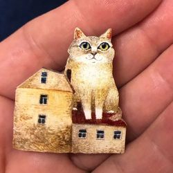 cat brooch, wooden animal brooch, miniature wood brooch, kitten brooch, cute cat brooch