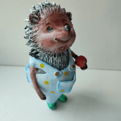Hedgehog with an apple.