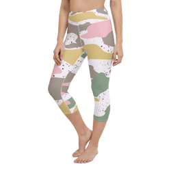 Modern Girly Camo Mix Colored Seamless Pattern Yoga Capri Leggings