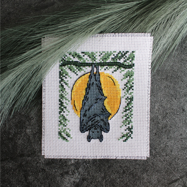 Cross stitch pattern Bat (1).png