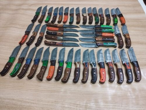 50-Handmade-8-Damascus-Steel-Skinner-Knives-with-Sheaths-Masterpiece-Collection-BladeMaster (1).jpg