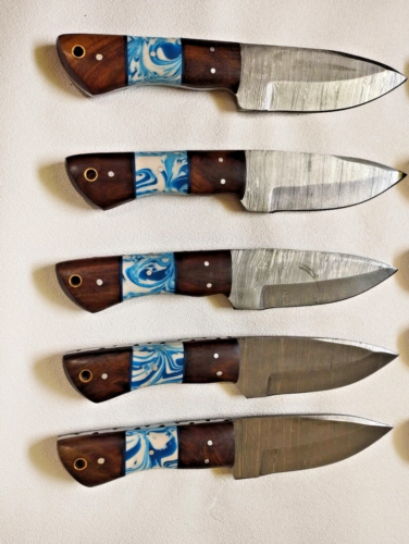 10_Custom_8_Damascus_Steel_Handmade_Skinner_Knives_with_Sheath (4).png