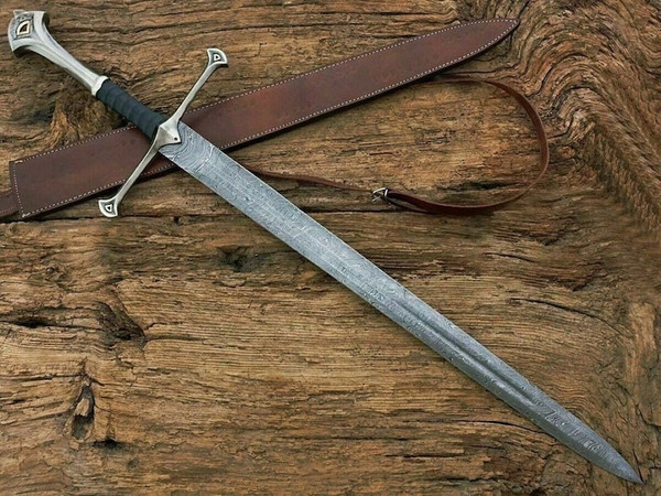 Handmade_Damascus_Steel_Anduril_Sword_with_Wall_Mount_-_Narsil_King_Aragorn_Replica,_Battle_Ready_-_Best_Gifts_for_Men (3).jpg