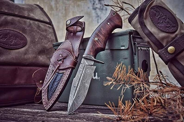 Handcrafted_Damascus_Knives_-_Unique_Hunting,_Fixed_Blade,_Gut_Hook,_and_Ka-Bar_Options_for_Men_-_Exquisite_Gifts.jpg