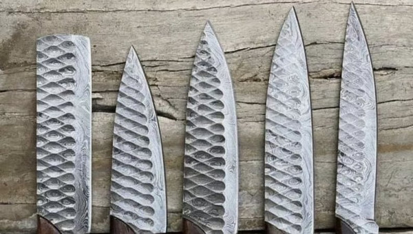 Hand_Forged_Damascus_Chefs_Knife_Set_of_5_-BBQ&Kitchen_Knife_Gift_for_Her-Valentines_Gift-_Camping_Knife_for_Him (7).jpg