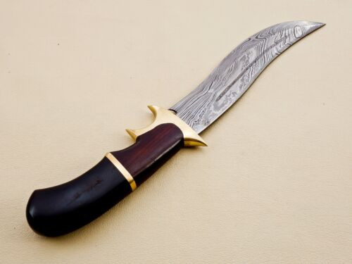Exquisite_Handcrafted_Damascus_Steel_Bowie_Hunting_Knife_featuring_a_Rosewood_Handle,_Complete_with_a_Sheath (6).jpg