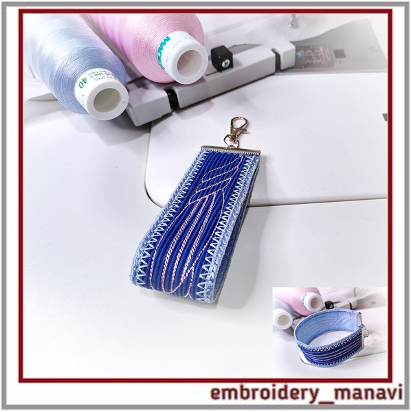 In_the_hoop_ Keychain_Wristband_embroidery_design_with_quilting