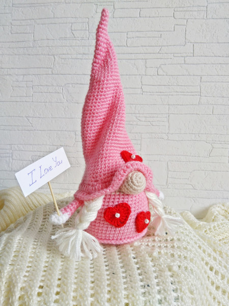 beginner_crochet_pattern_for_gnome.jpeg
