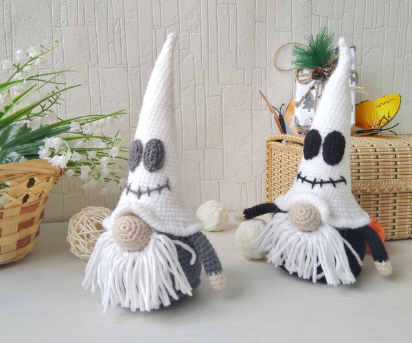 best-halloween-gnome-crochet-pattern.jpeg