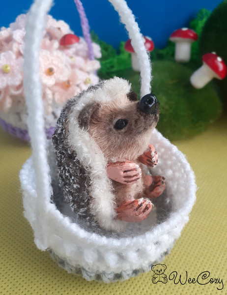 Crochet Hedgehog (2).jpg
