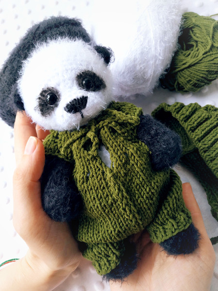 Crochet-panda-handmade-bear-01.jpeg