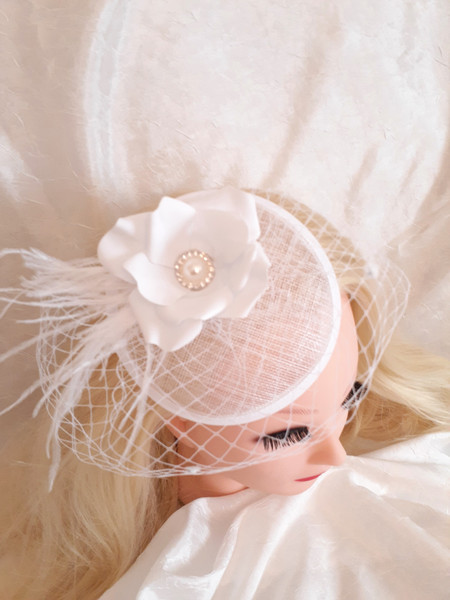 HYCYYFC Wedding Veil White Birdcage Veil for Bridal White Handmade Flowers  Wide Hair Band Headband Veil Vintage Wedding Accessories Fascinators (Color