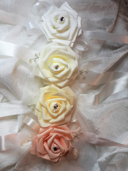 Wedding-flower-Rose-Wrist-Corsage-colors.jpg