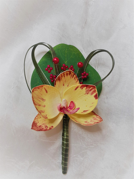 Orange-orchid-boutonniere-2.jpg