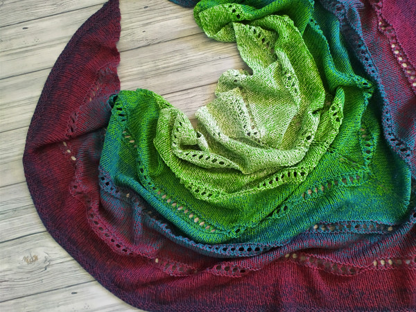Big-multicolored-knitted-shawl-4