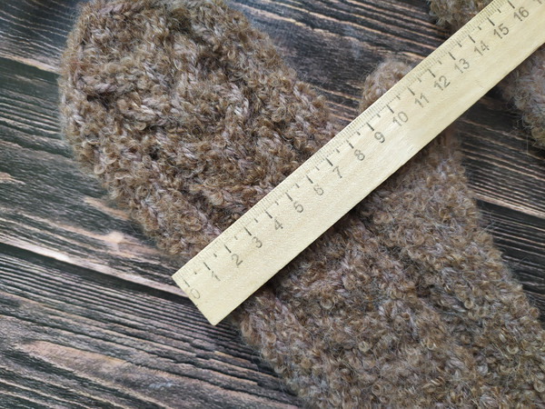 Brown-womens-knitted-alpaca-mittens-3