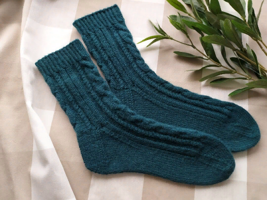 Warm-handmade-knitted-socks-2