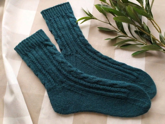 Warm-handmade-knitted-socks-5