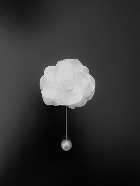 White-flower-lapel- pin-1.jpg