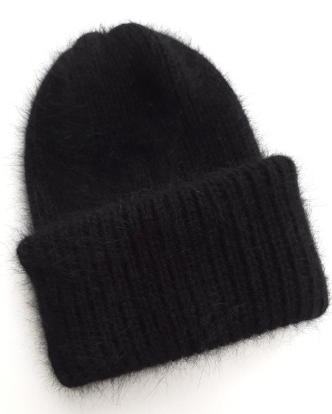 Black angora hat 1.jpg