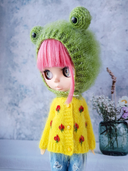 Pattern for knitting a funny frog hat for blythe, Blythe pattern PDF,  Pdf Blythe knit hat, Knit your own Blythe