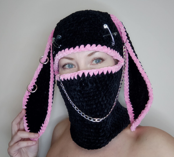 Crazy_bunny_hat_crochet