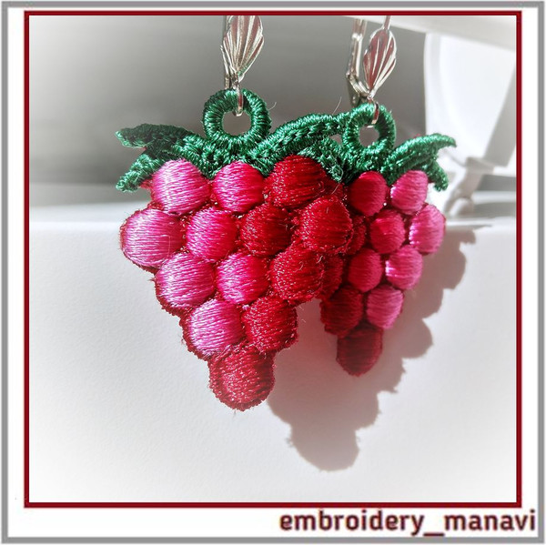 In-the-hoop-machine-embroidery-design-Earrings-FSL-berries