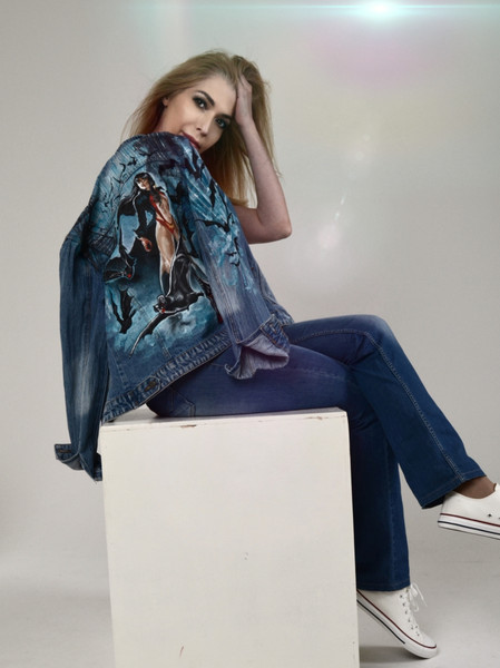 .jpgfabric- painted- women- denim- jacket- vampire- store- art- custom- clothes 9