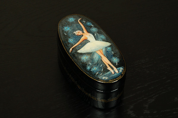 Odette hand-painted box