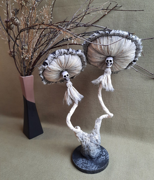 mushroom skull decorative