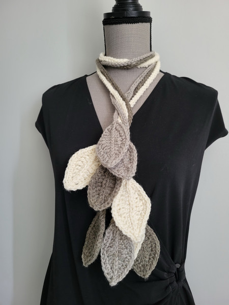 crochet scarf from leaves (11).jpg